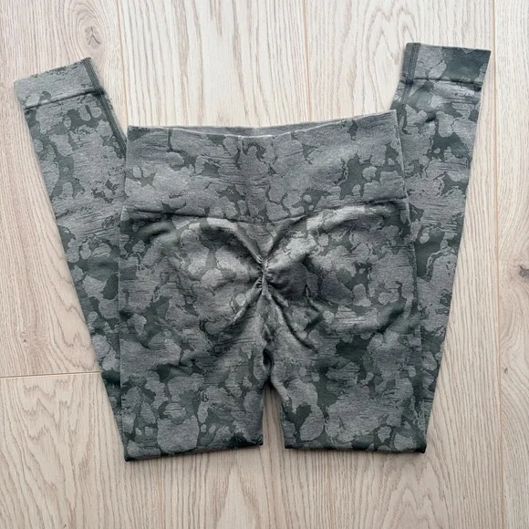 Gymshark Adapt Camo Seamless Leggings - Small - Savanna Green - Picture 4 of 5